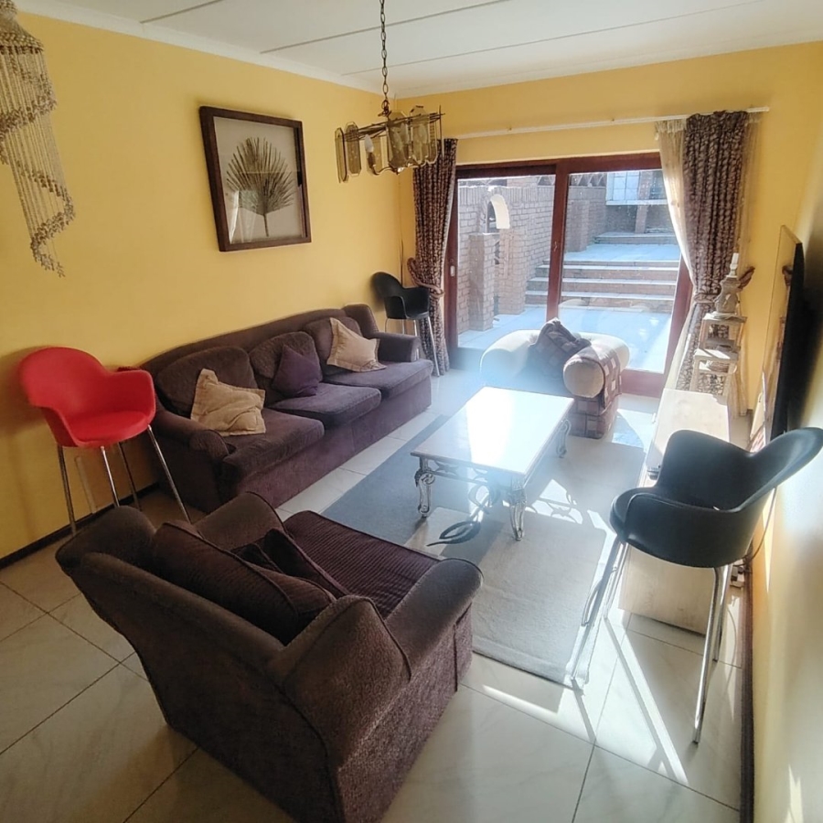 6 Bedroom Property for Sale in Baysville Eastern Cape